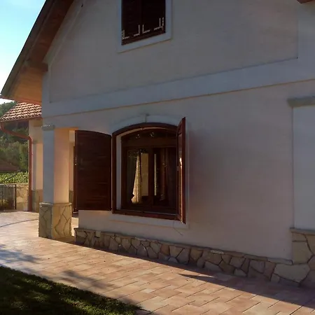 Nyugalom Szigete Vendeghaz *