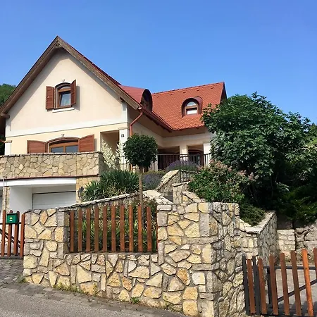 Πανσιόν Nyugalom Szigete Vendeghaz Szigliget