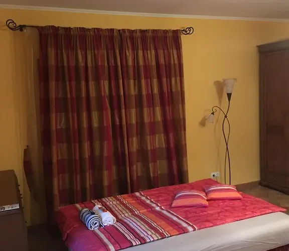 Πανσιόν Nyugalom Szigete Vendeghaz *